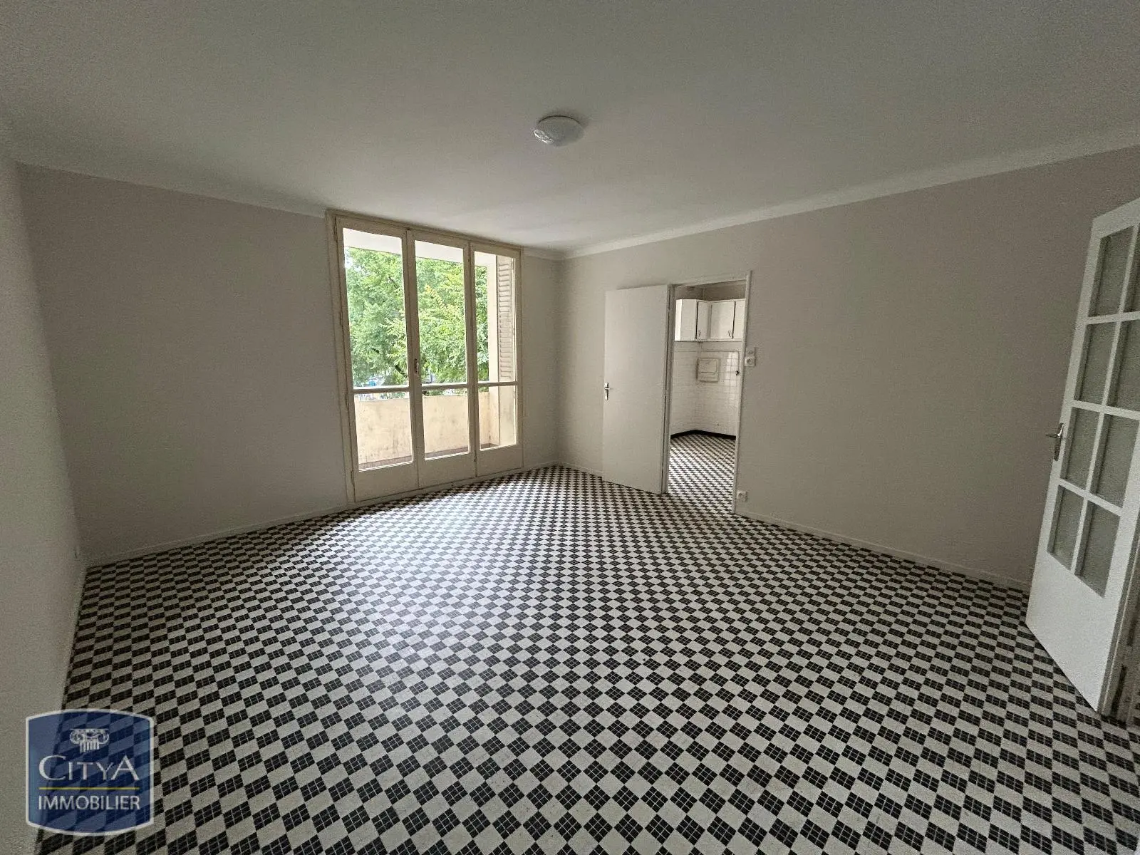 Photo 1 Appartement 4 pièces 77.24m²