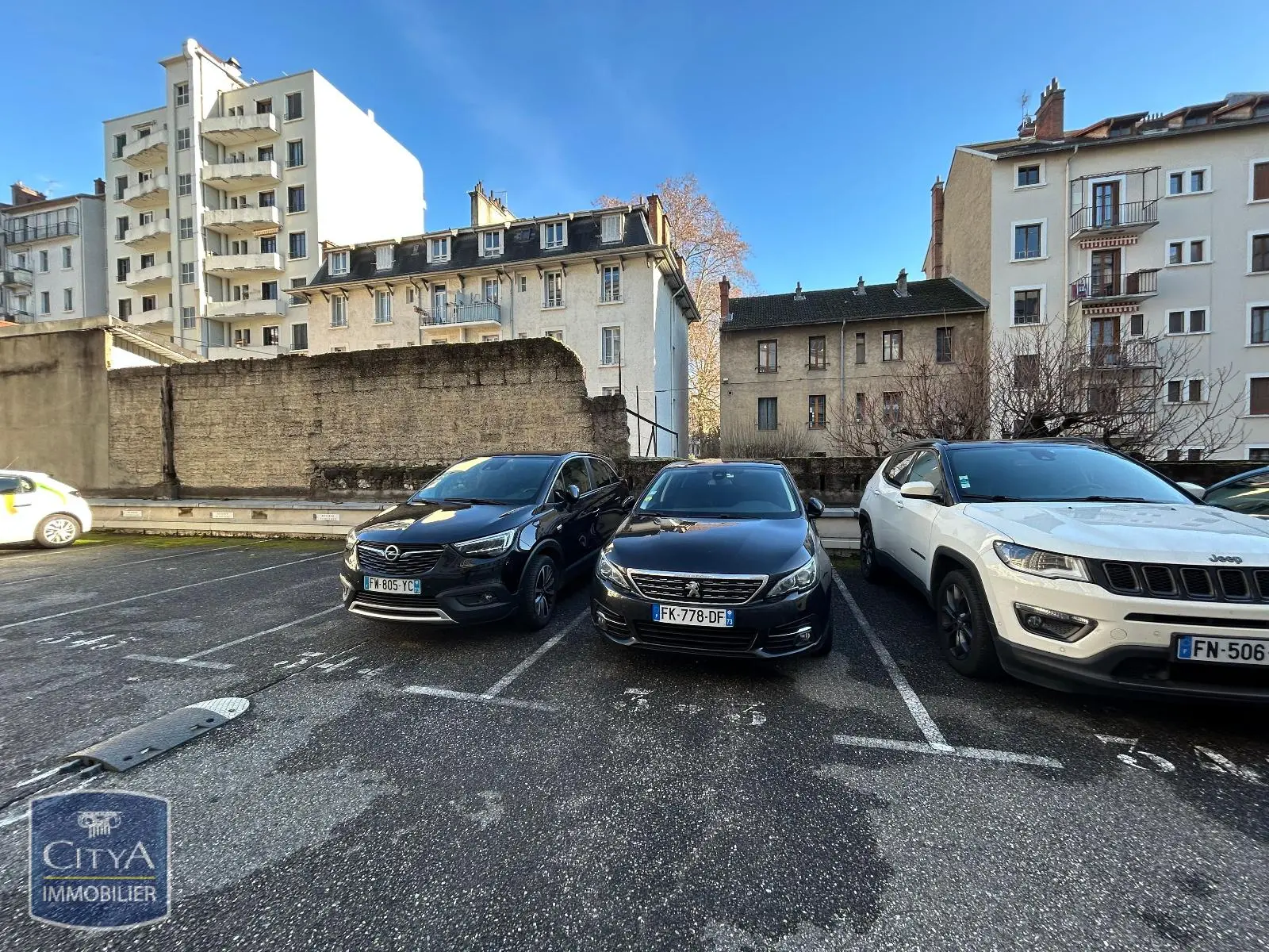 Photo 2 Parking 12.5m²