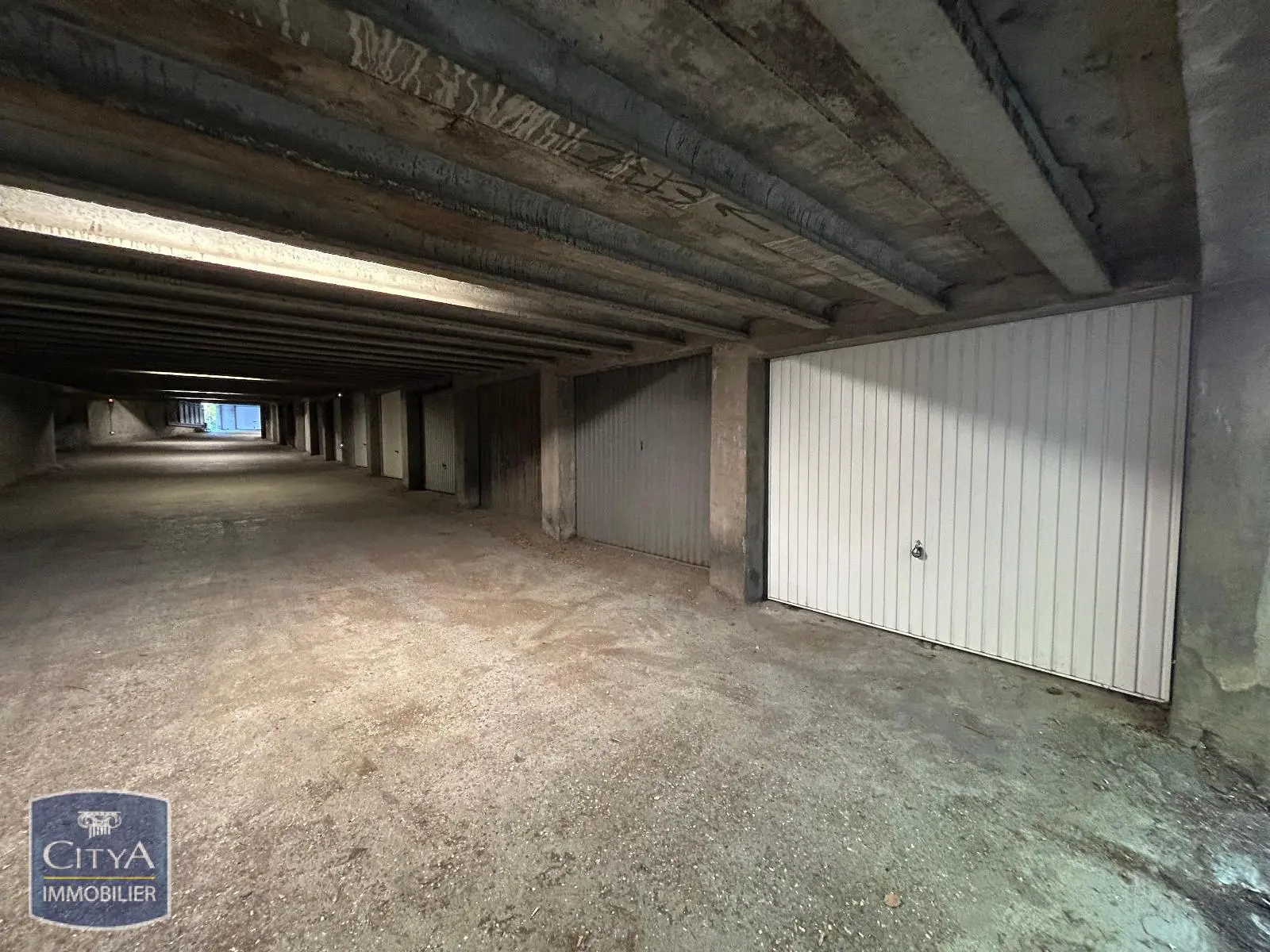 Photo 4 Parking