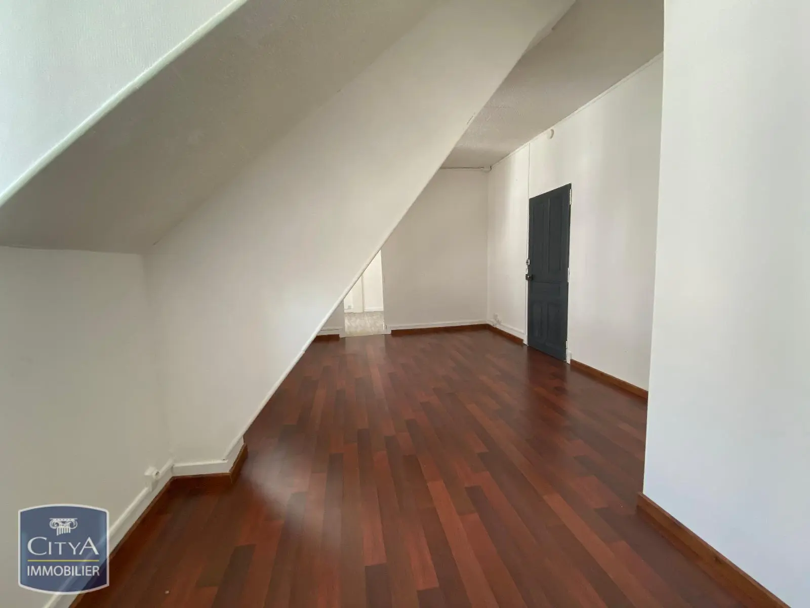 Photo 2 Appartement 1 pièce 29.57m²