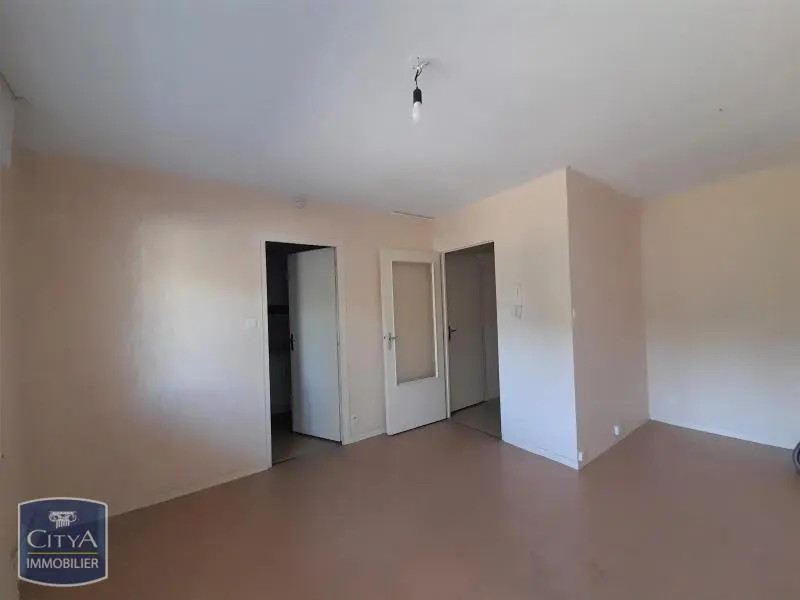 Photo 2 Appartement 1 pièce 28.45m²