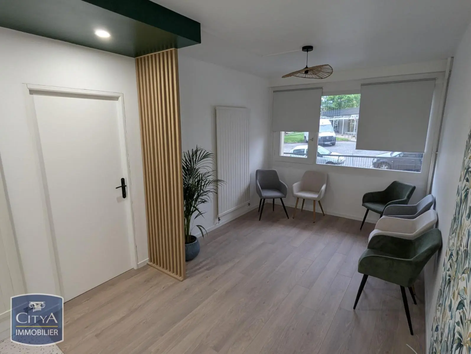 Photo 1 Local Professionnel 10.53m²