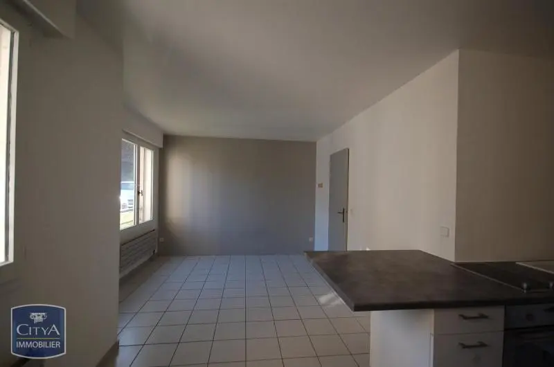 Photo 3 Appartement 1 pièce 27.81m²