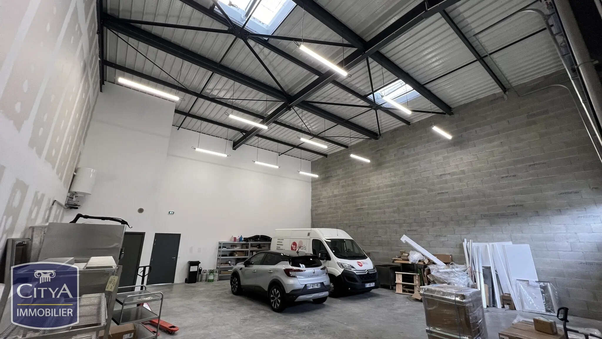 Photo 5 Local Professionnel 351m²