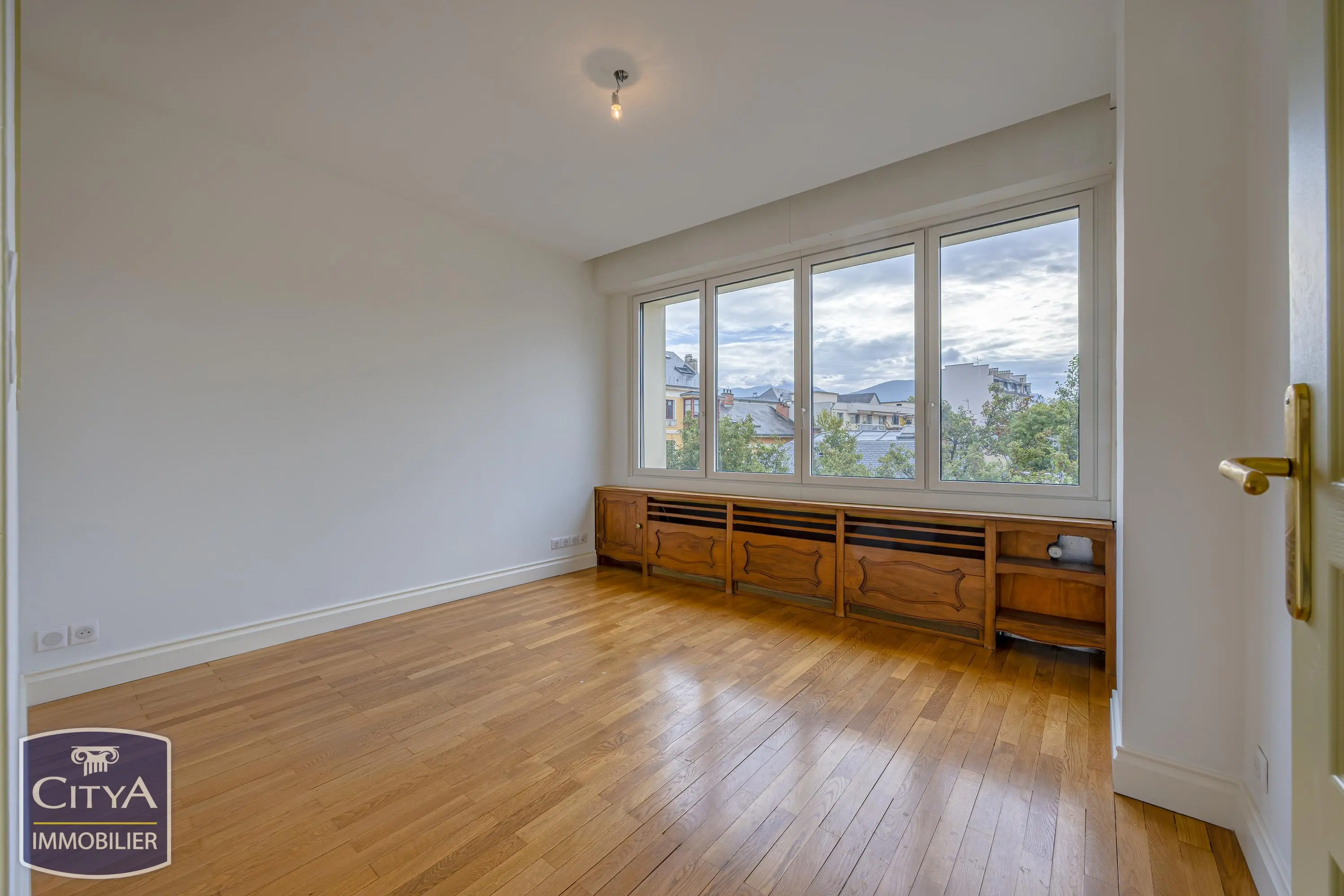 Photo 3 Appartement 5 pièces 121.94m²