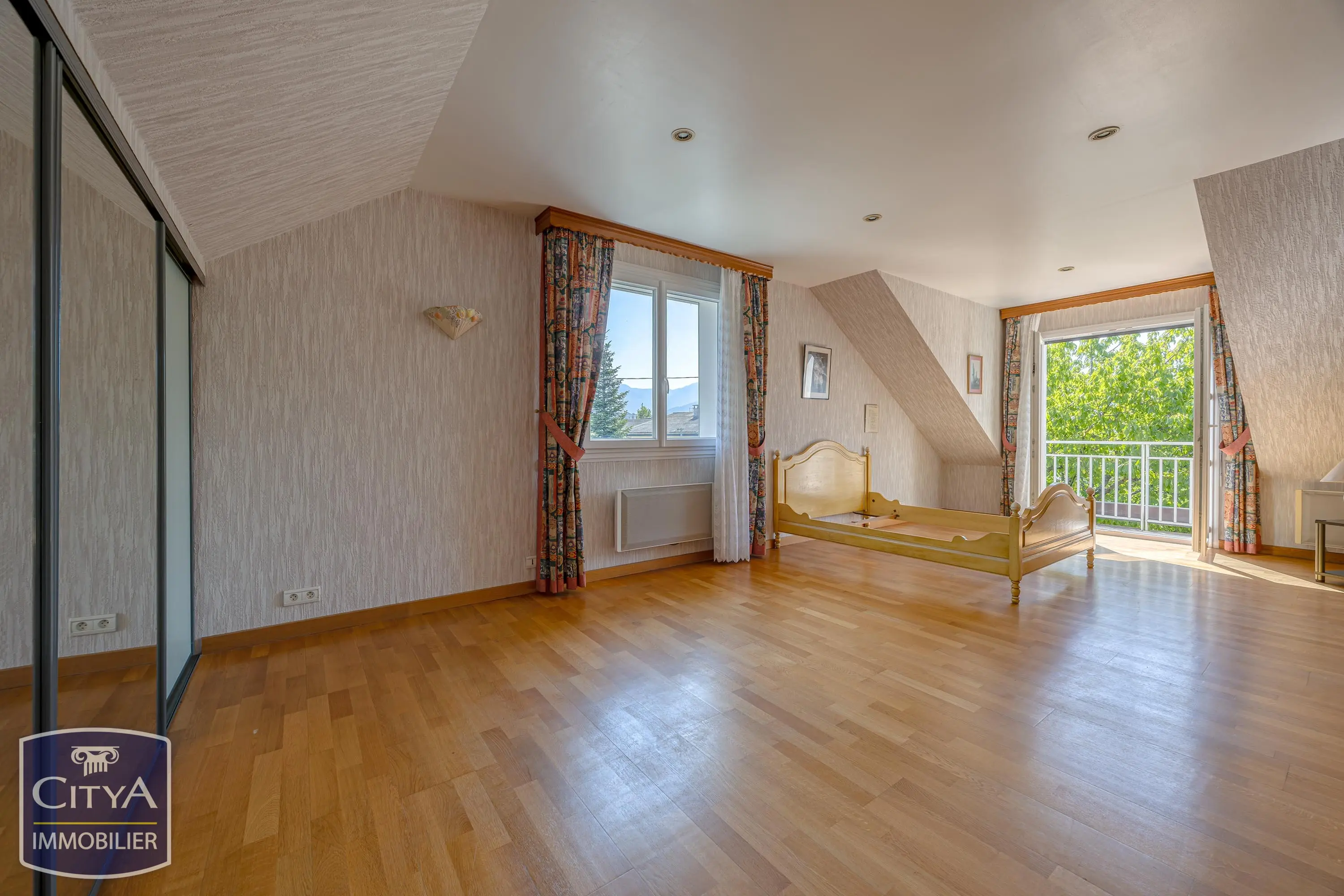 Photo 12 Maison 6 pièces 165m²
