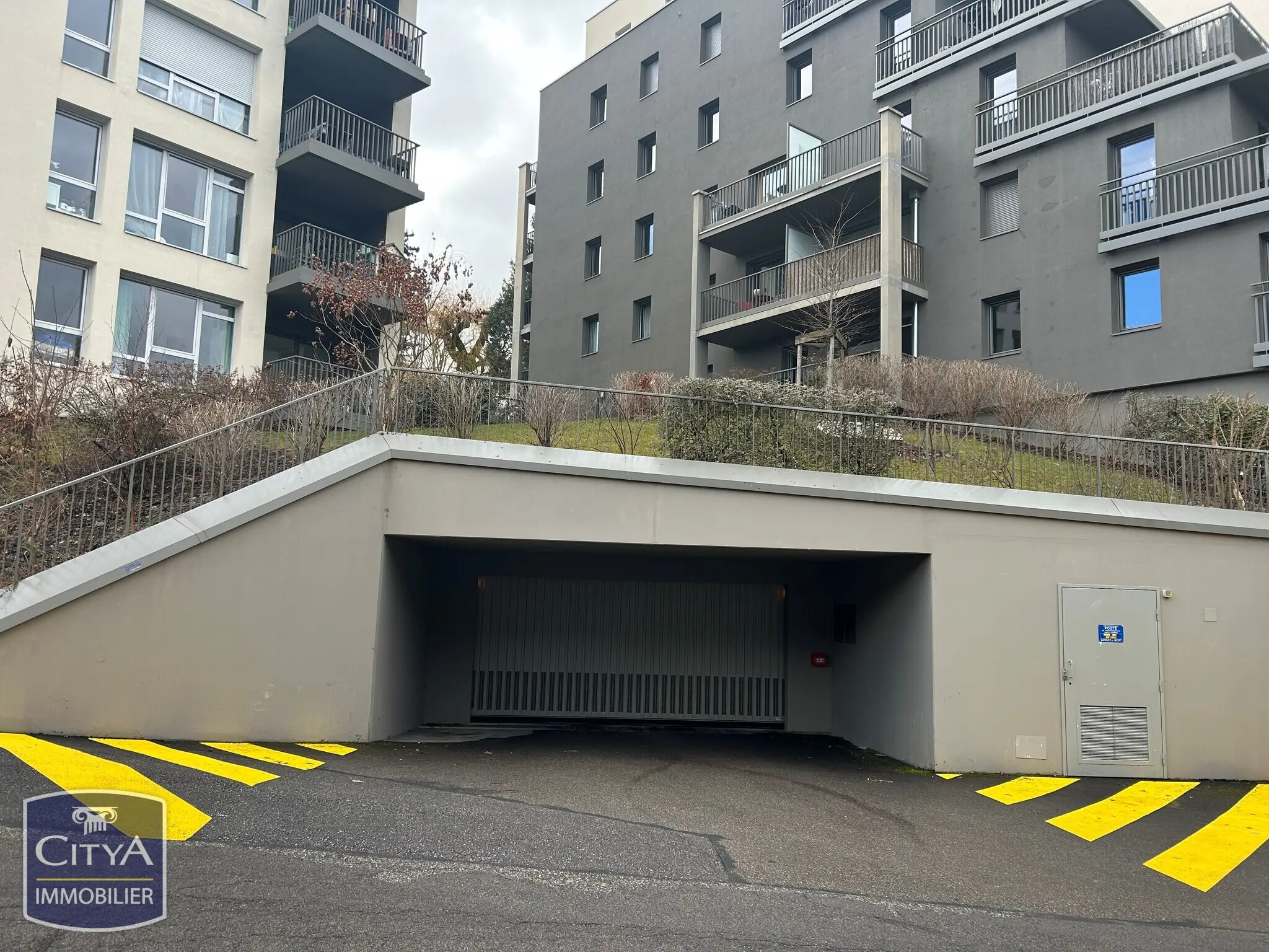 Photo 1 Parking 13m²