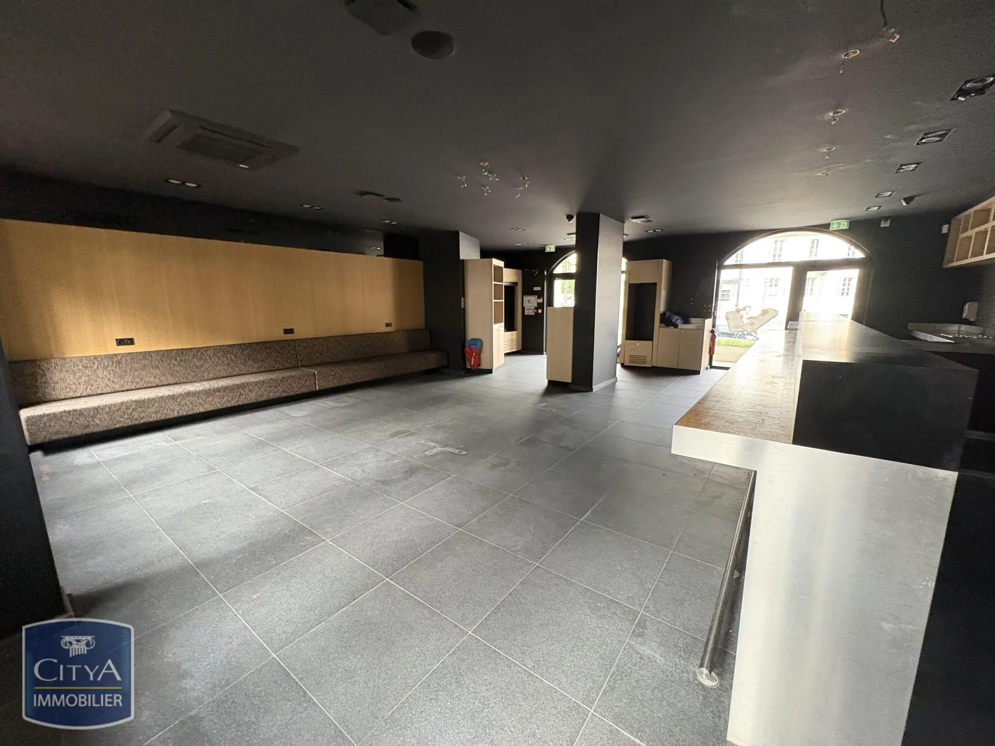 Photo 3 Local Commercial 165m²