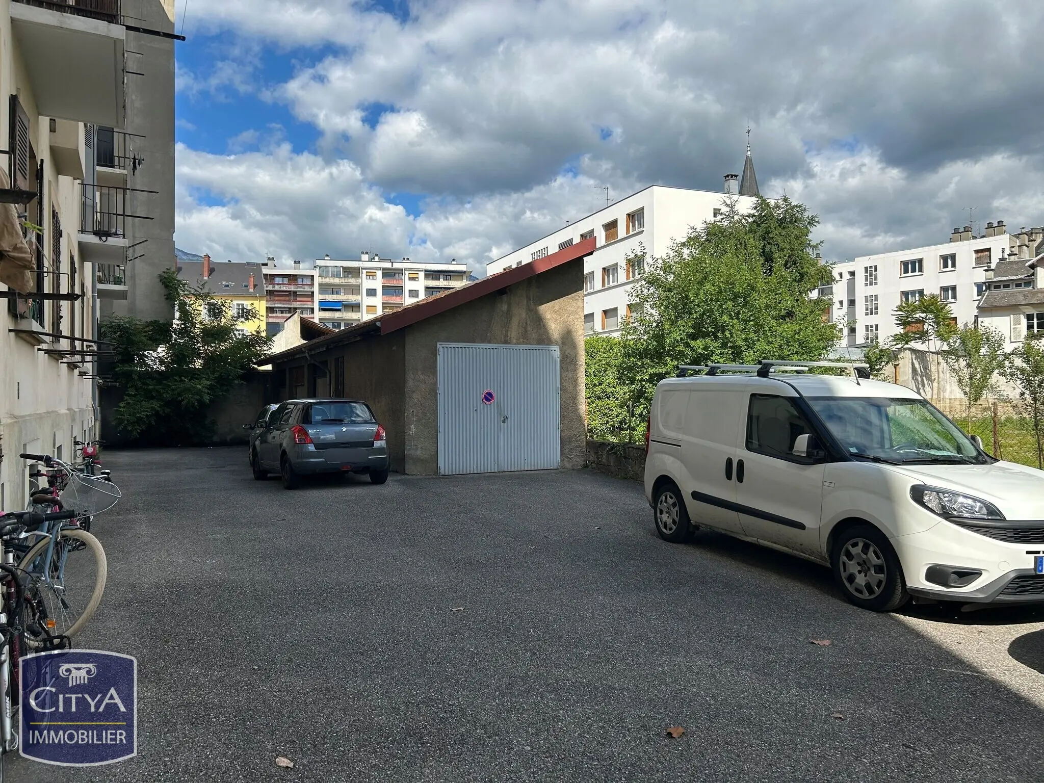 Photo 2 Parking 13.25m²