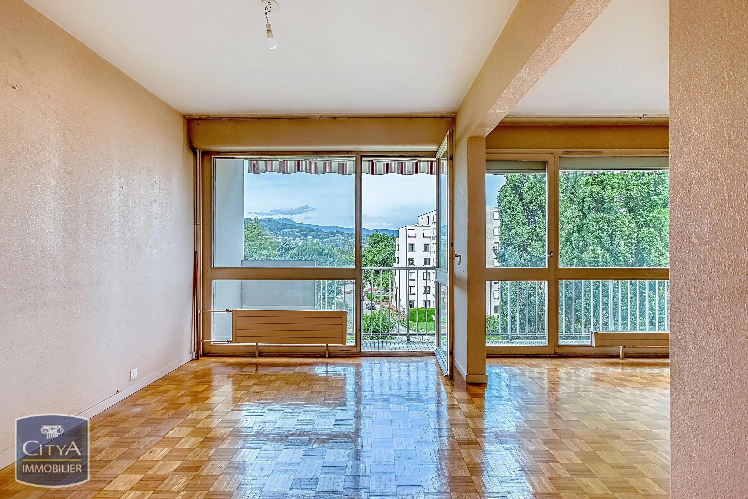 Photo 1 Appartement 4 pièces 81m²