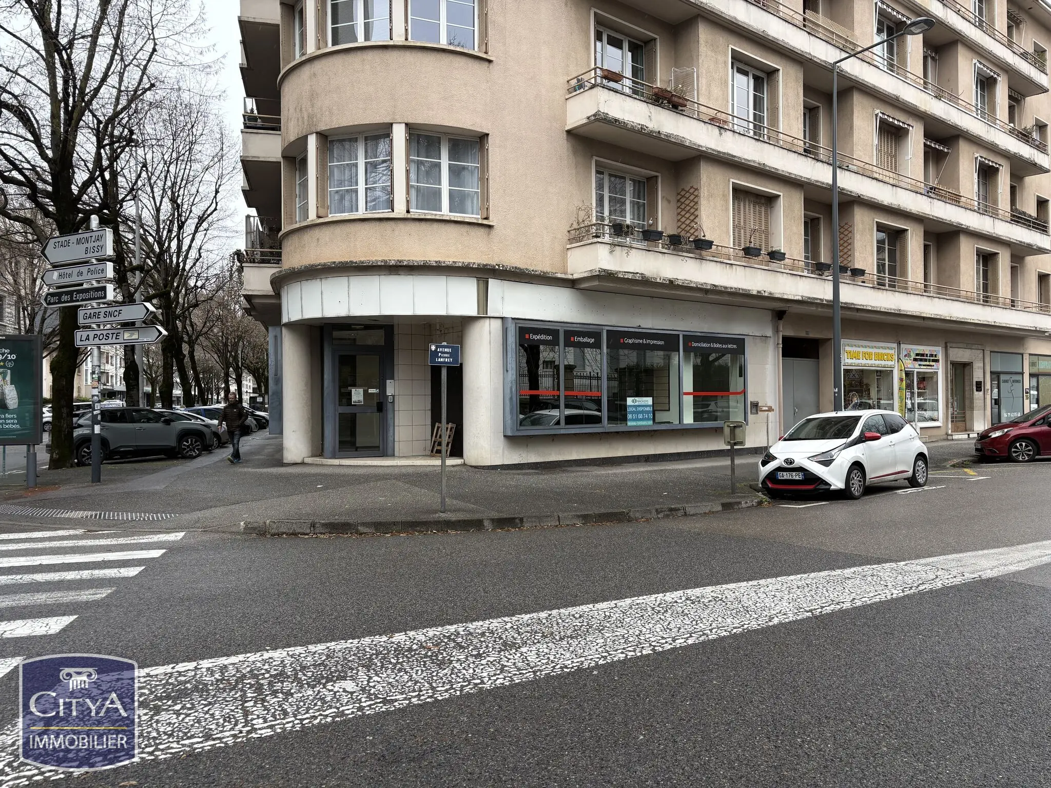 Photo 1 Local Commercial 110m²