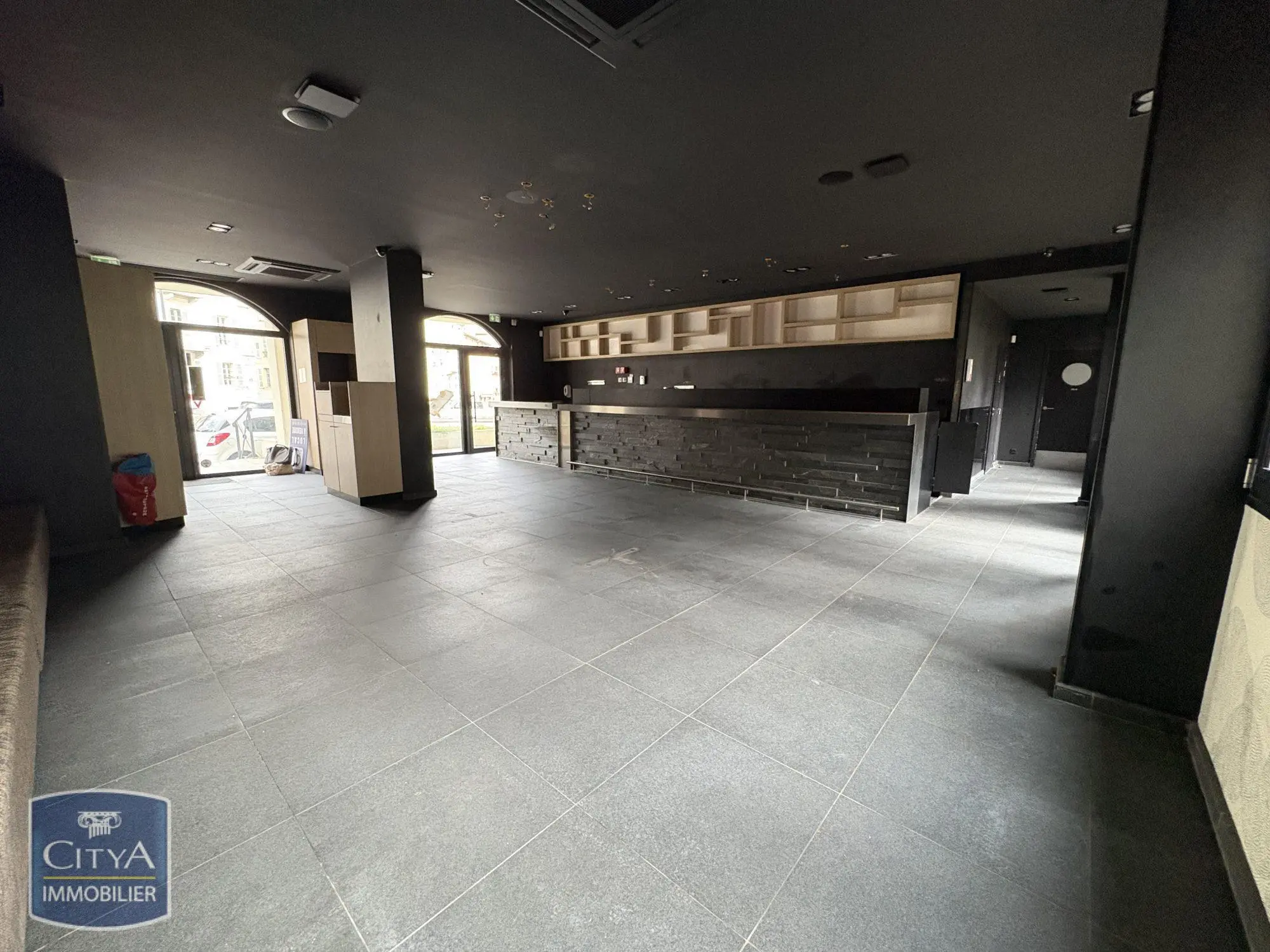 Photo 2 Local Commercial 165m²