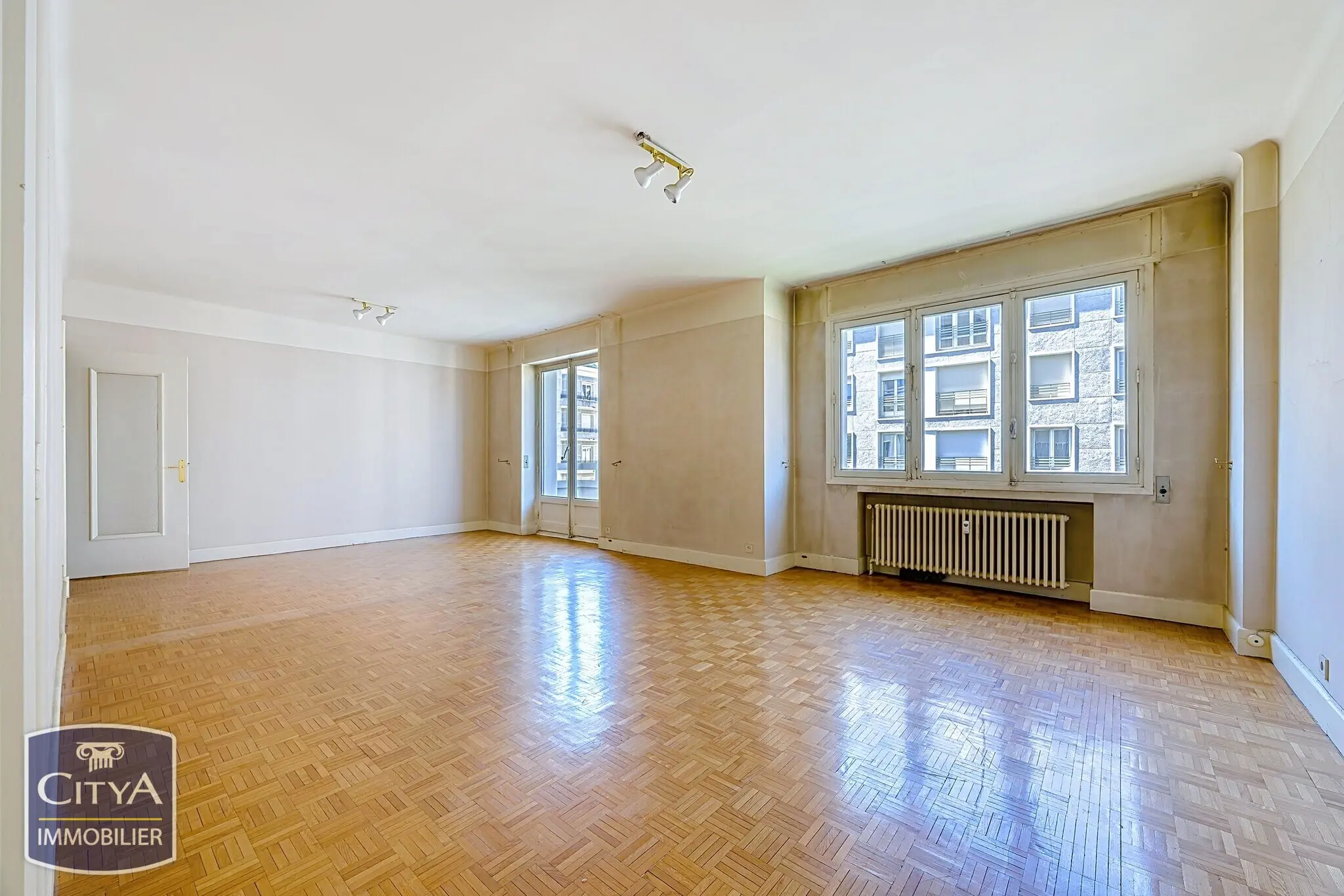 Photo 1 Appartement 4 pièces 135.42m²