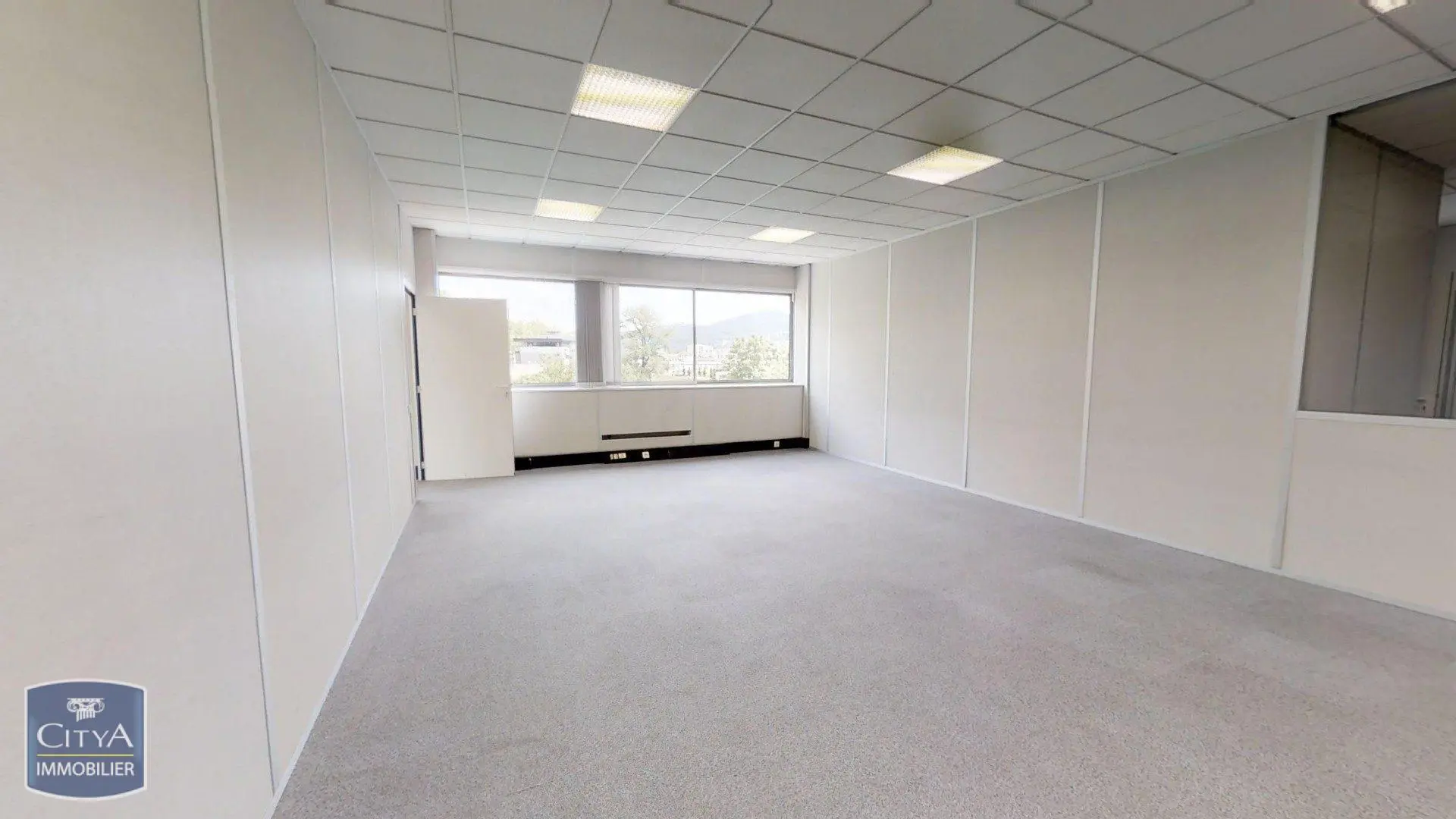 Photo 5 Fonds De Commerce 154m²