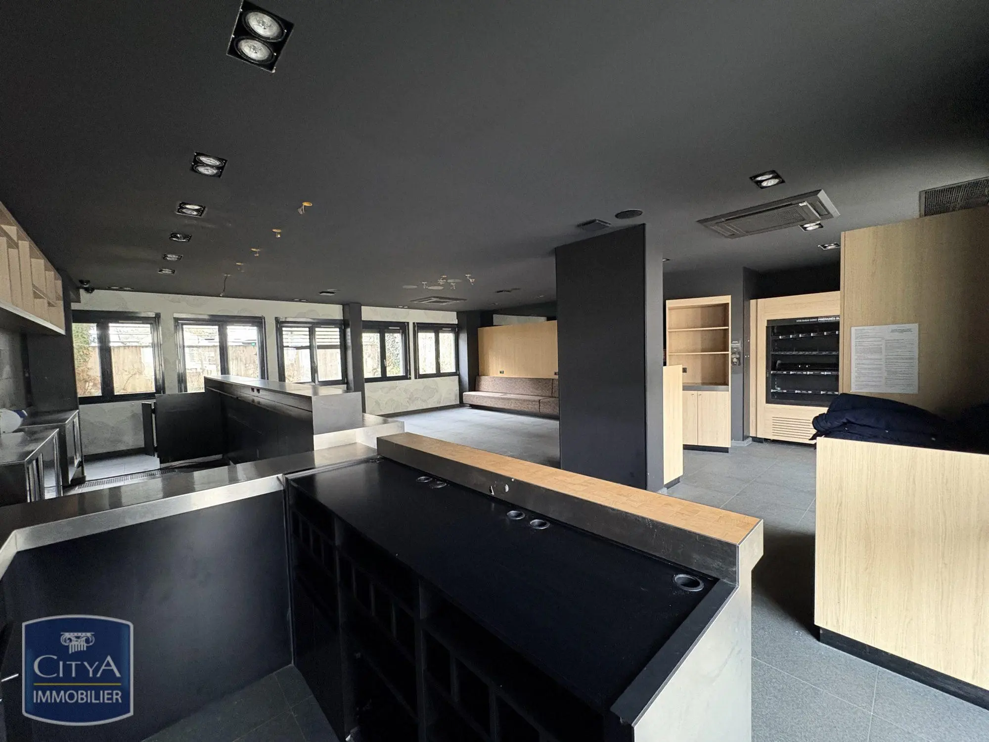 Photo 6 Local Commercial 165m²