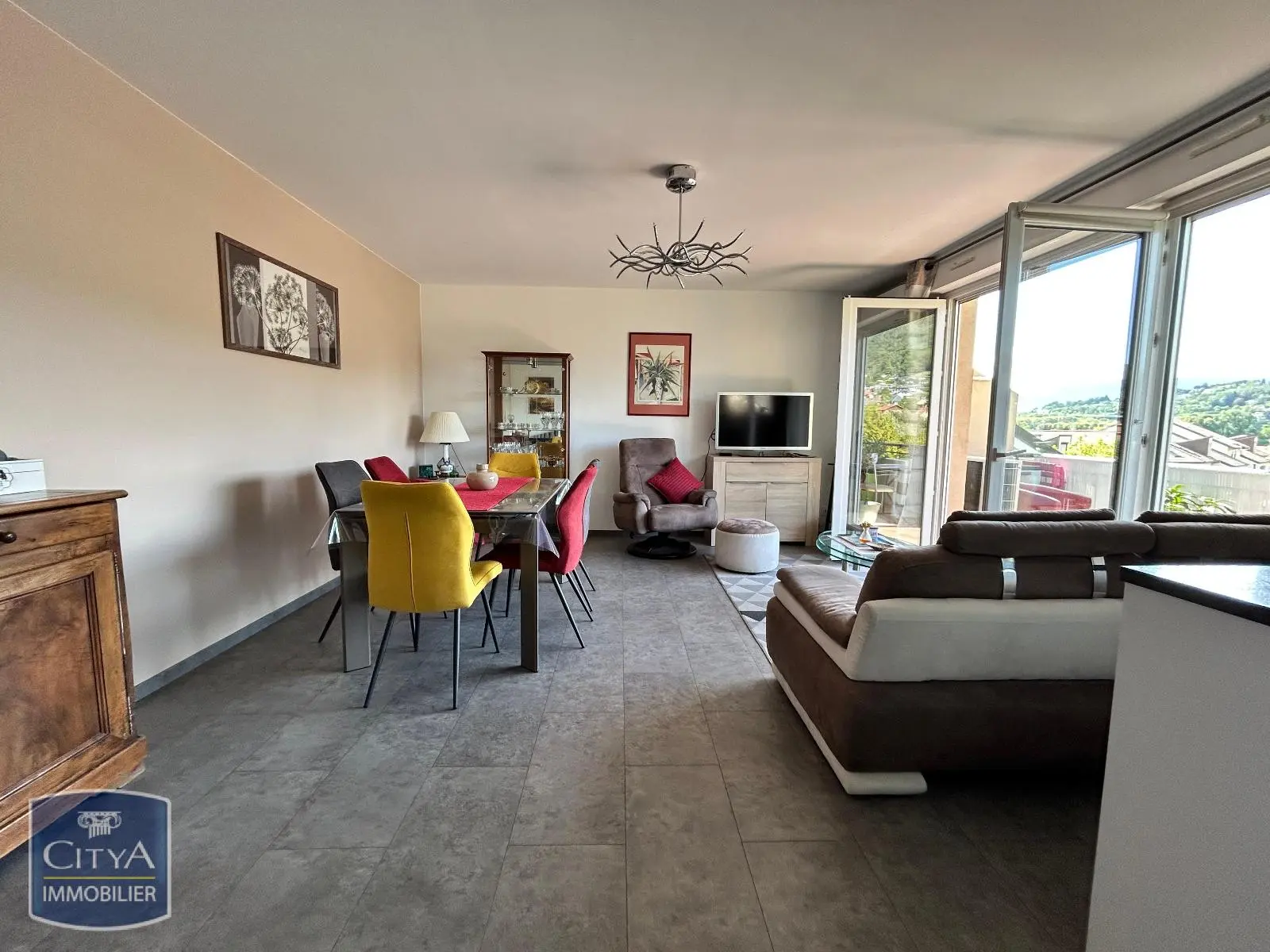 Photo 2 Appartement 5 pièces 98m²