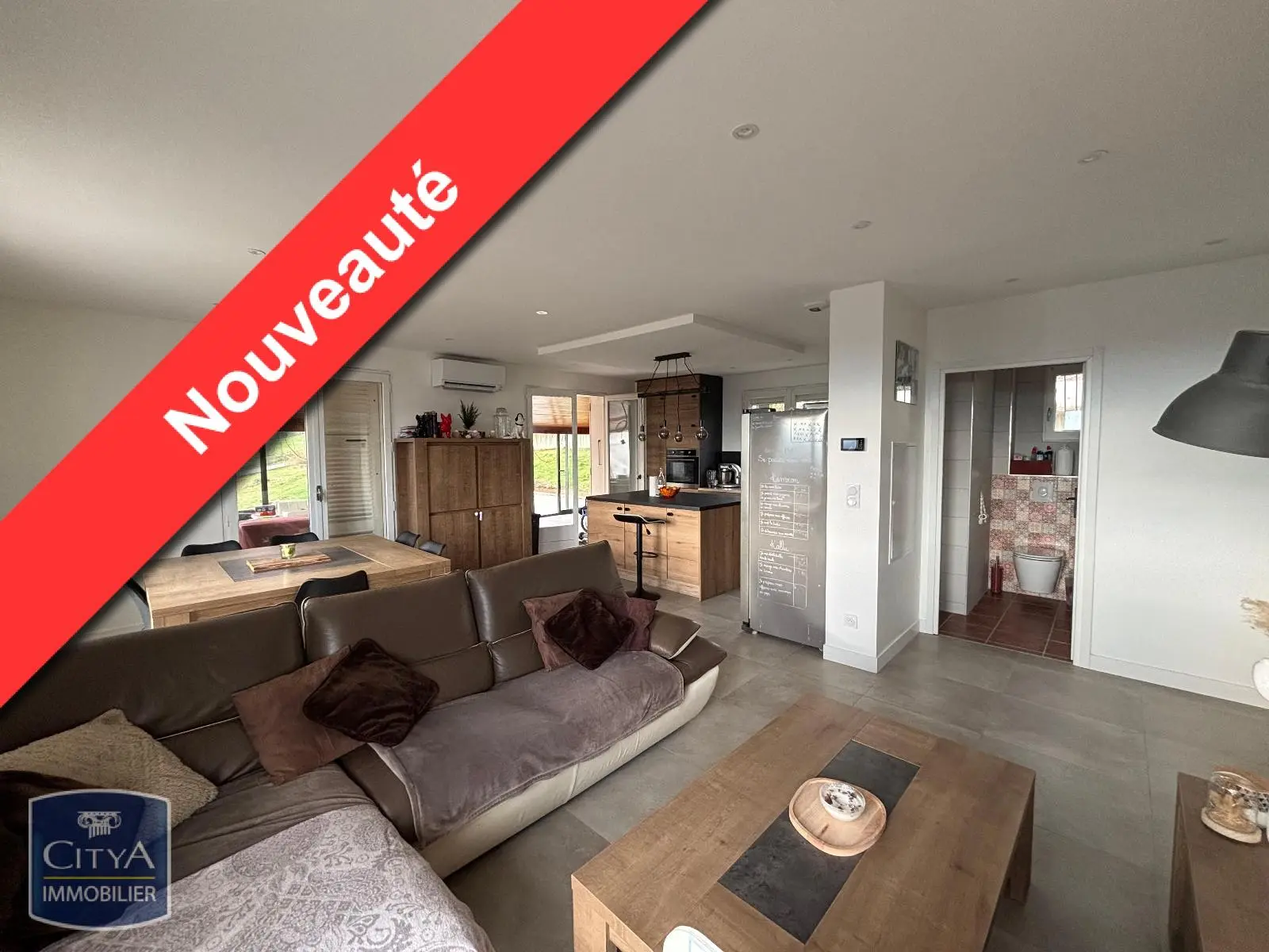 Photo 1 Maison 6 pièces 140.5m²