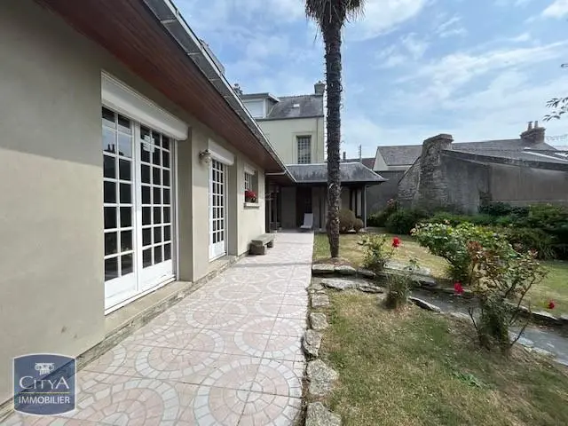 Photo 1 Maison 8 pièces 187.15m²