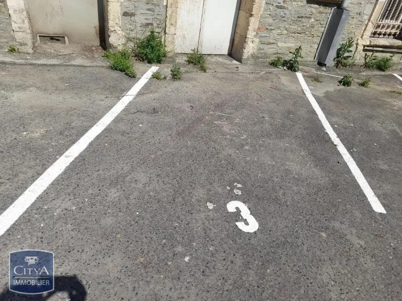 Photo 2 Parking