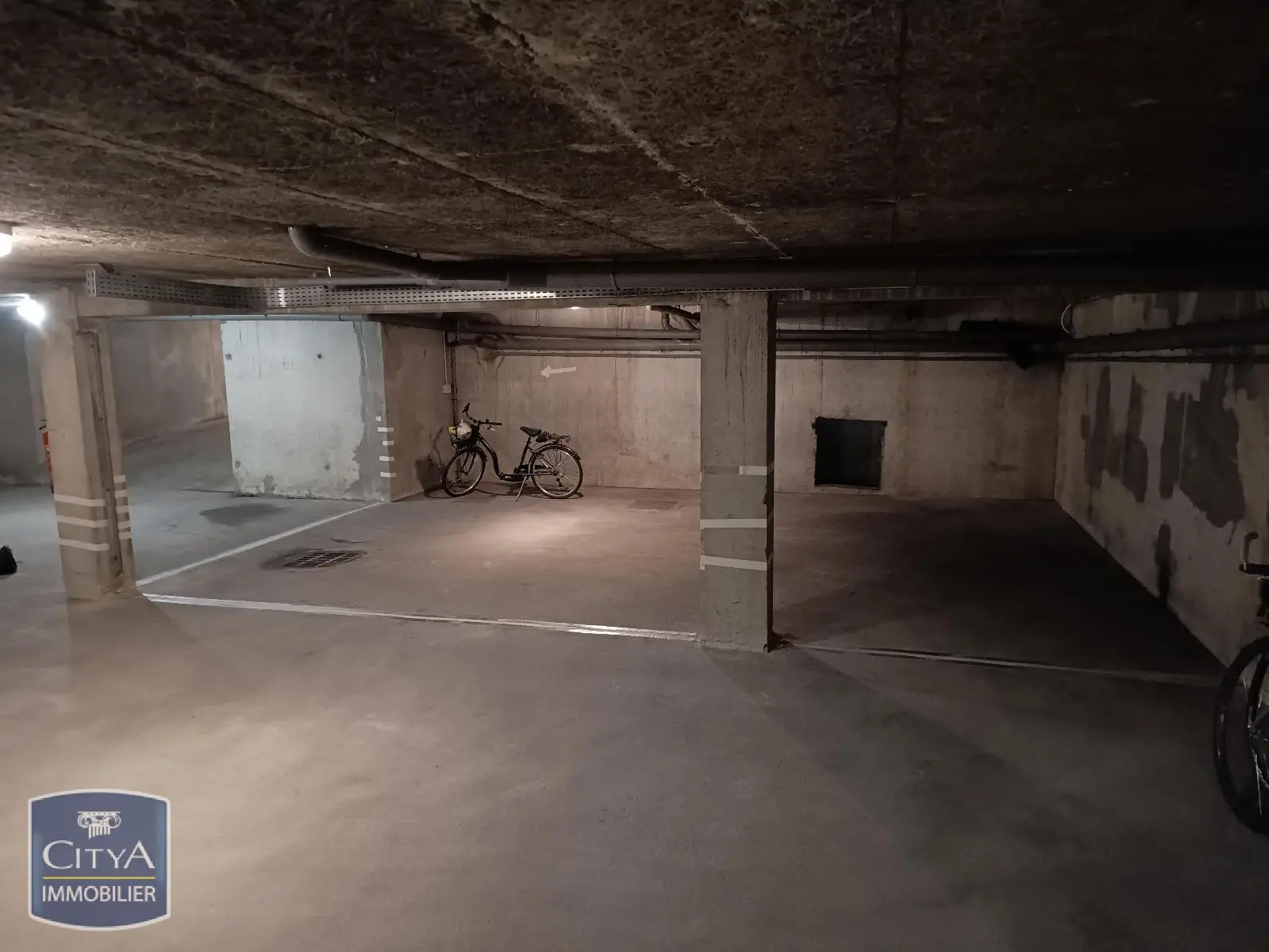 Photo 1 Parking