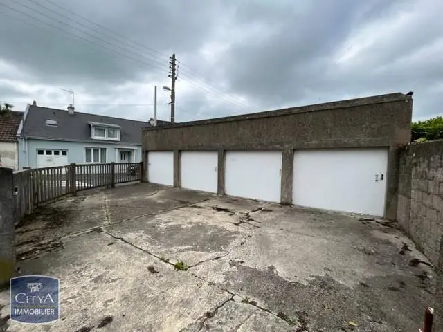 Photo 2 Parking