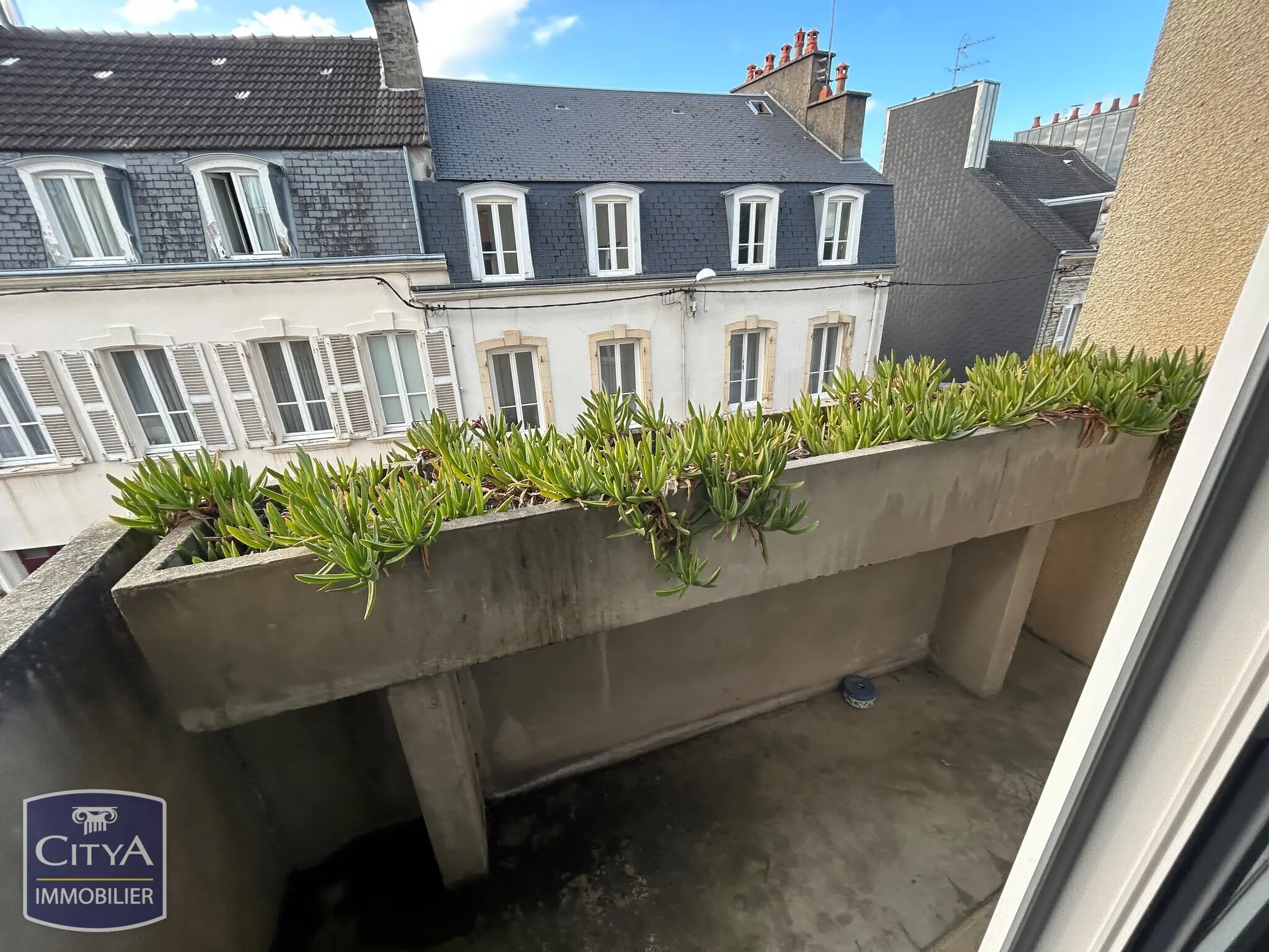 Photo 1 Appartement 1 pièce 24.7m²