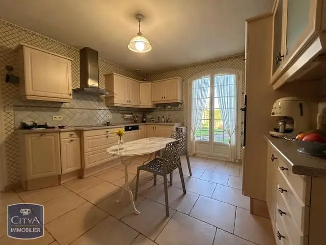 Photo 8 Maison 6 pièces 220m²