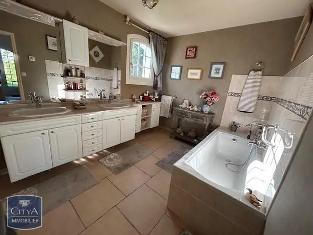 Photo 7 Maison 6 pièces 220m²