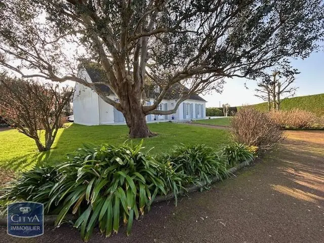 Photo 1 Maison 6 pièces 220m²