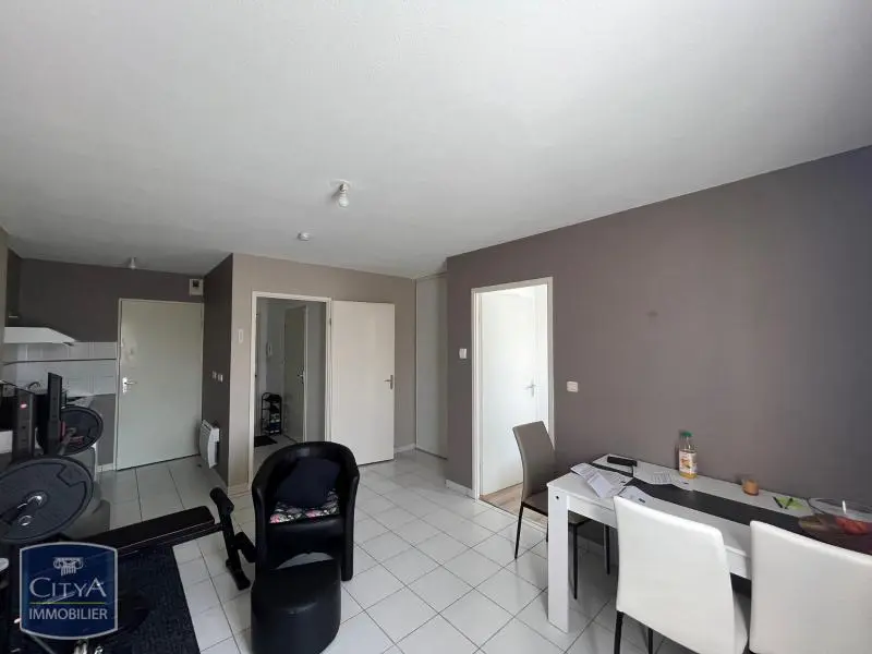 Photo 1 Appartement 1 pièce 37m²