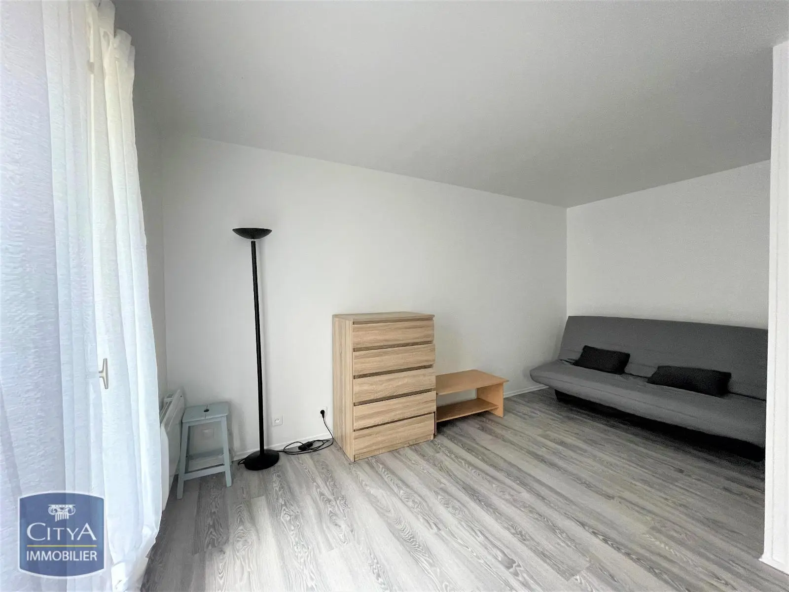 Photo 2 Appartement 1 pièce 27.77m²
