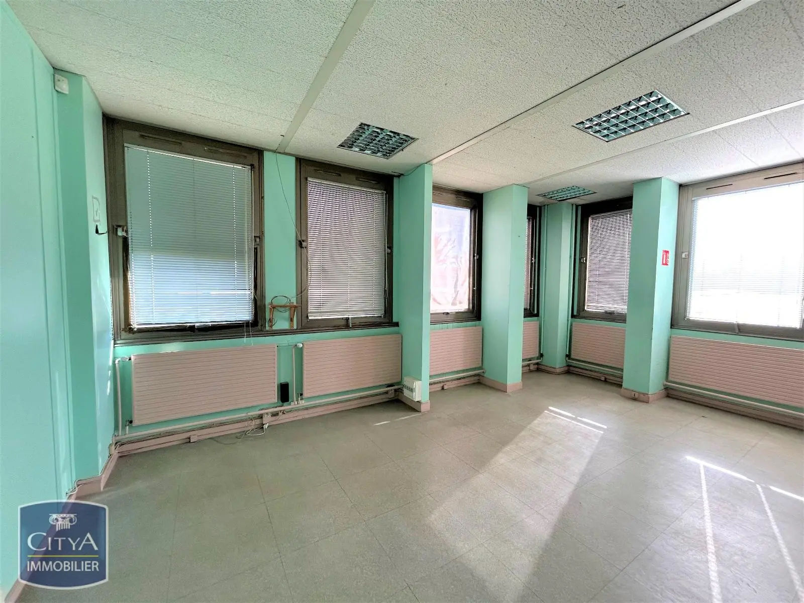 Photo 2 Local Professionnel 111m²