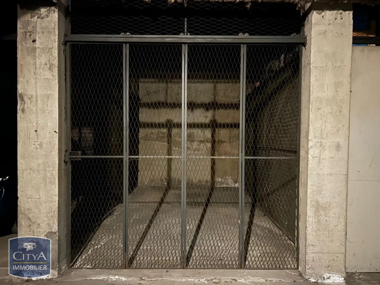 Photo 1 Parking