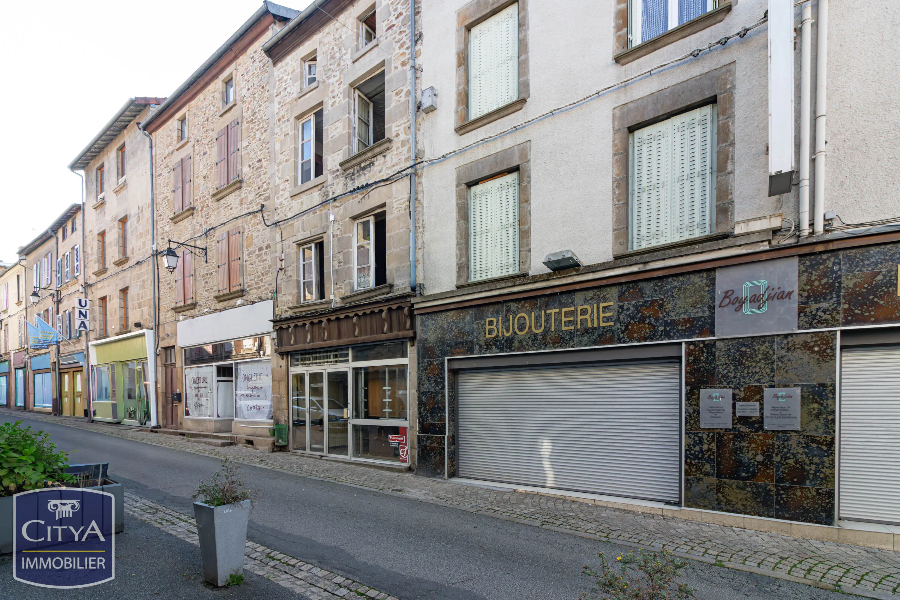 Photo 1 Immeuble 90m²