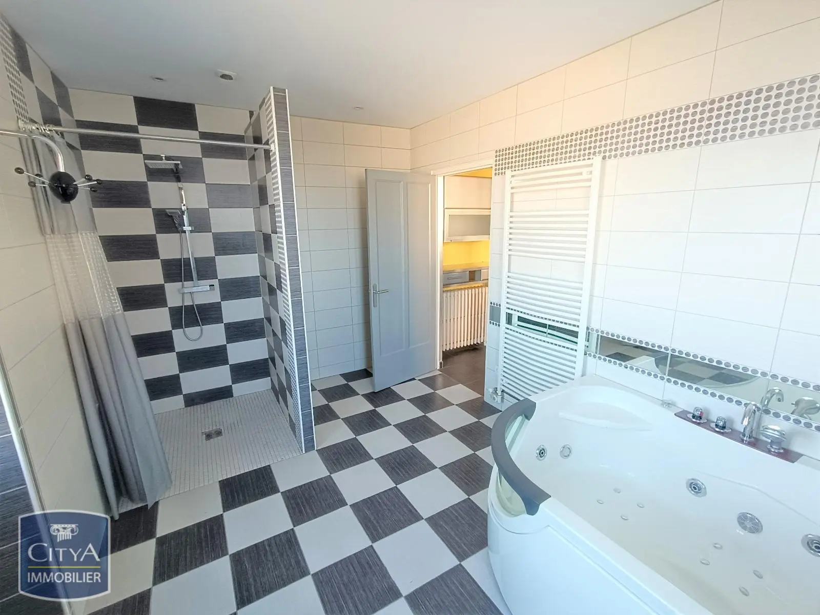 Photo 11 Maison 7 pièces 230m²