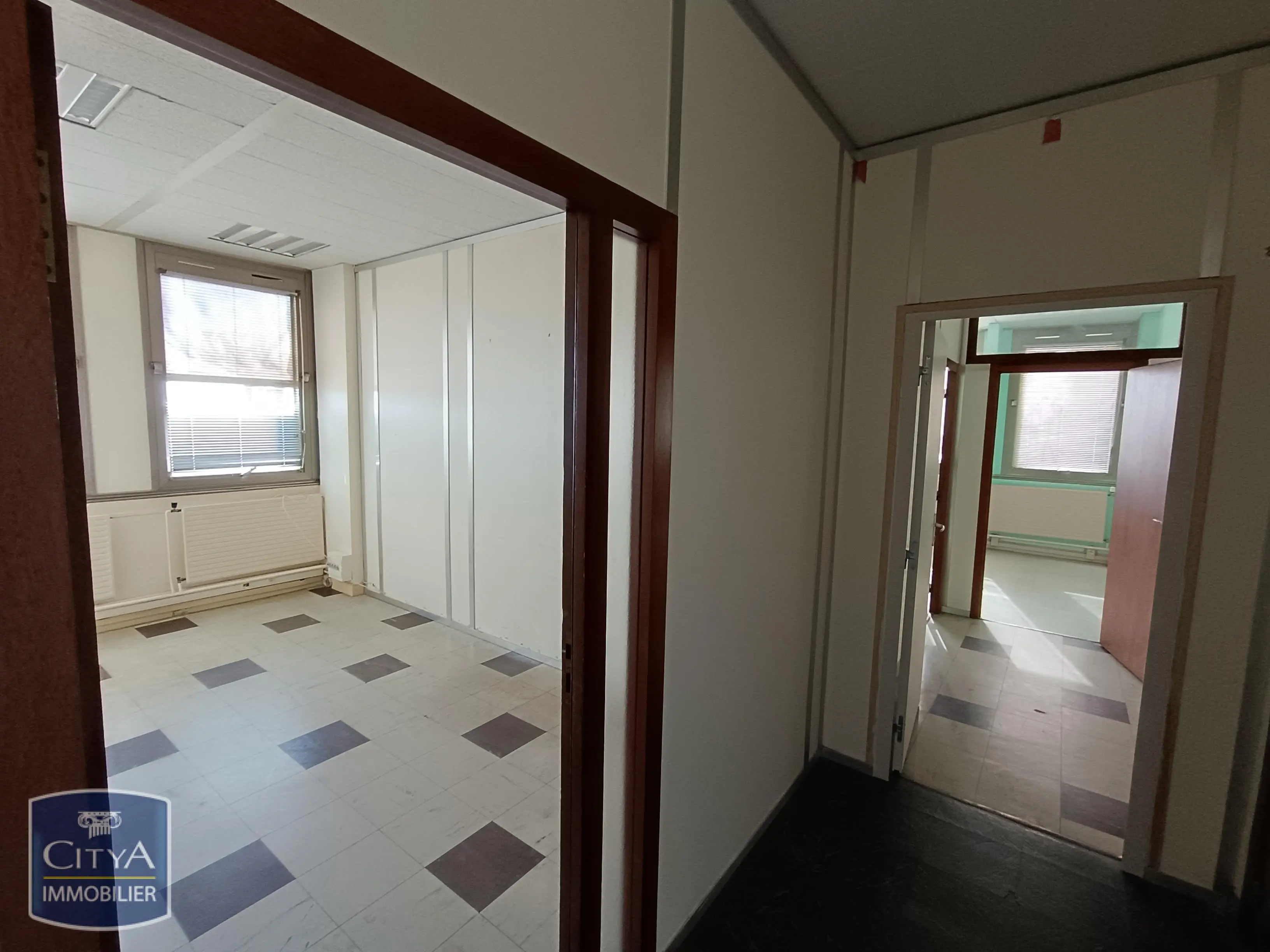 Photo 8 Local Commercial 448m²