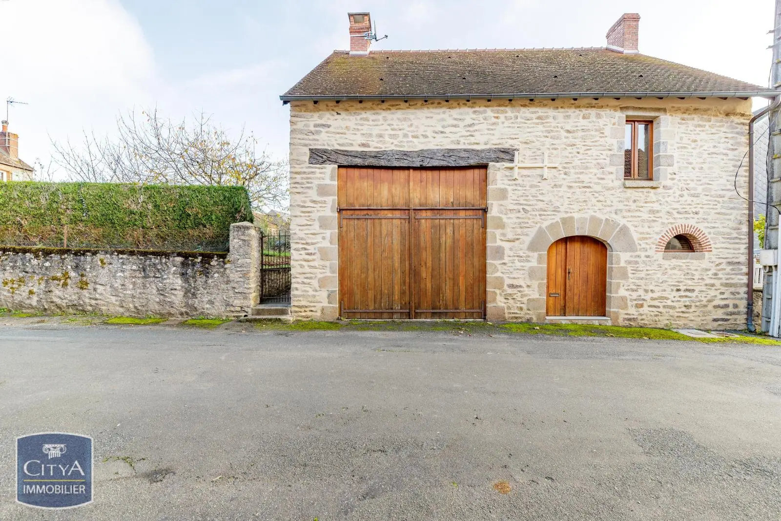 Photo 2 Maison 2 pièces 165m²