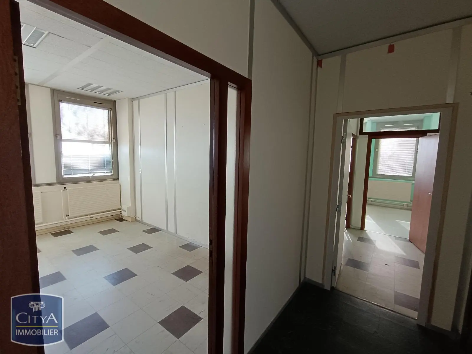 Photo 8 Local Commercial 448m²