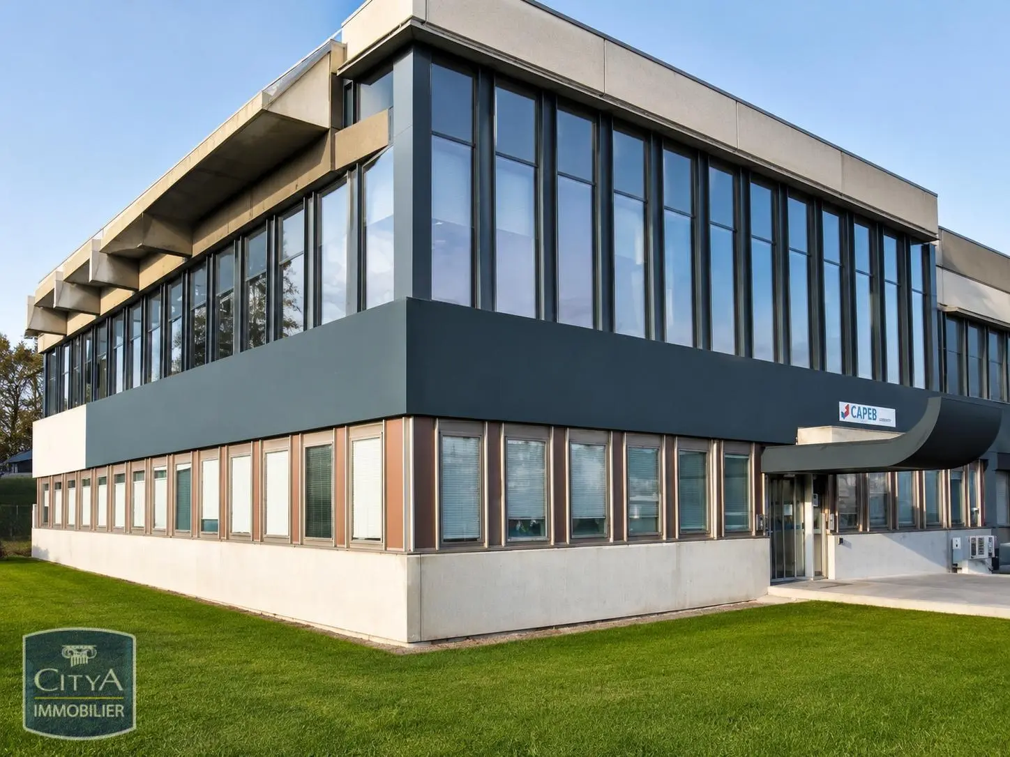 Photo 1 Local Commercial 448m²