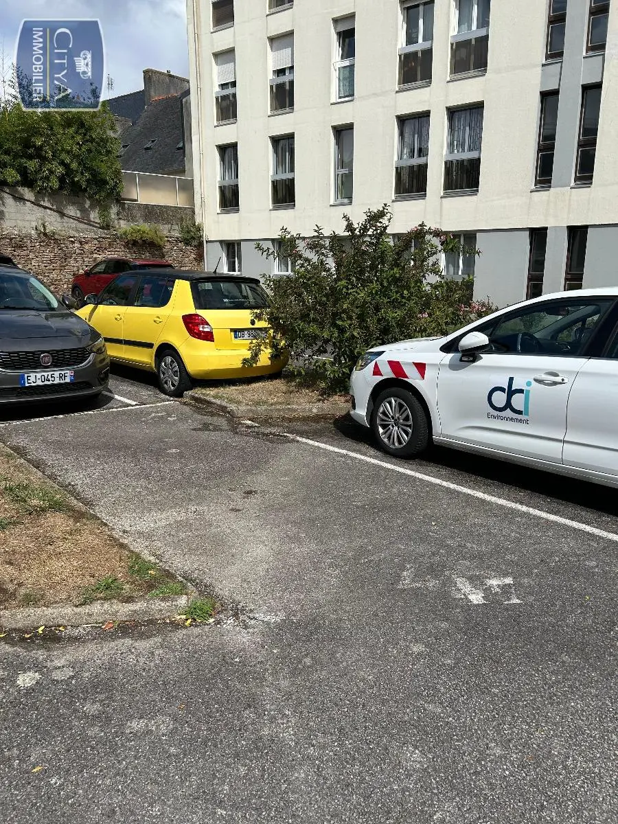 Photo 4 Parking