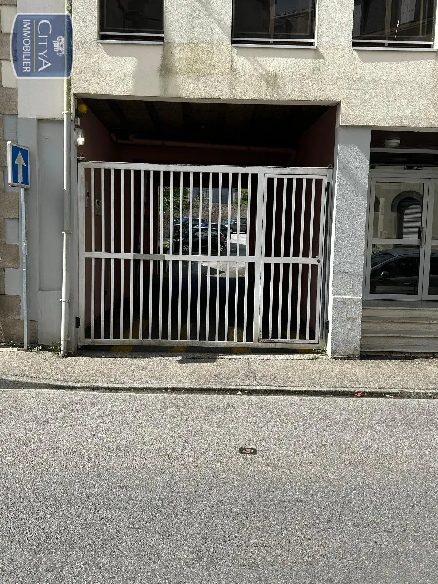 Photo 1 Parking