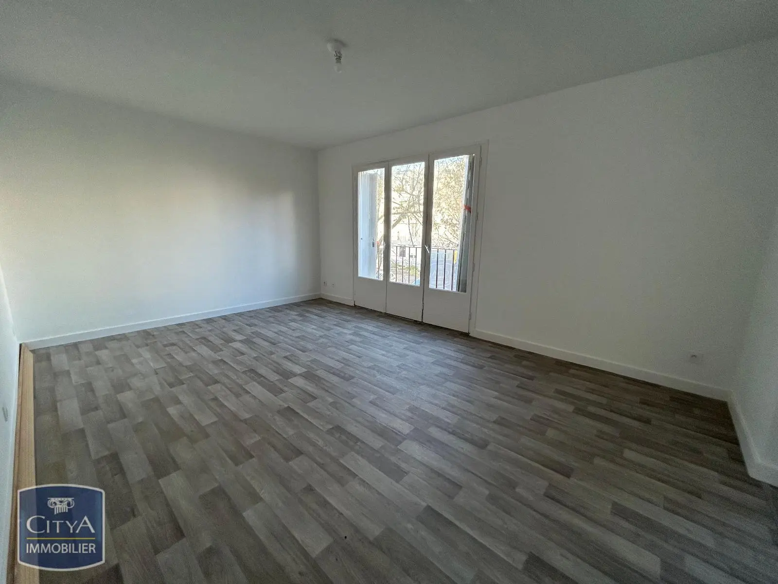 Photo 2 Appartement 1 pièce 28.14m²