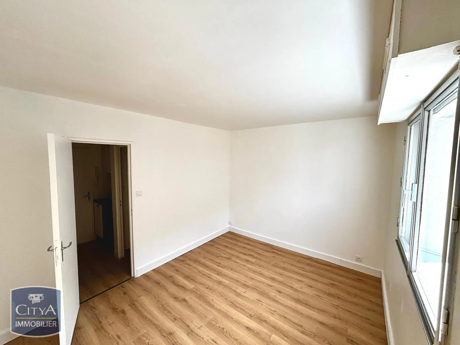 Photo 1 Appartement 1 pièce 18.9m²