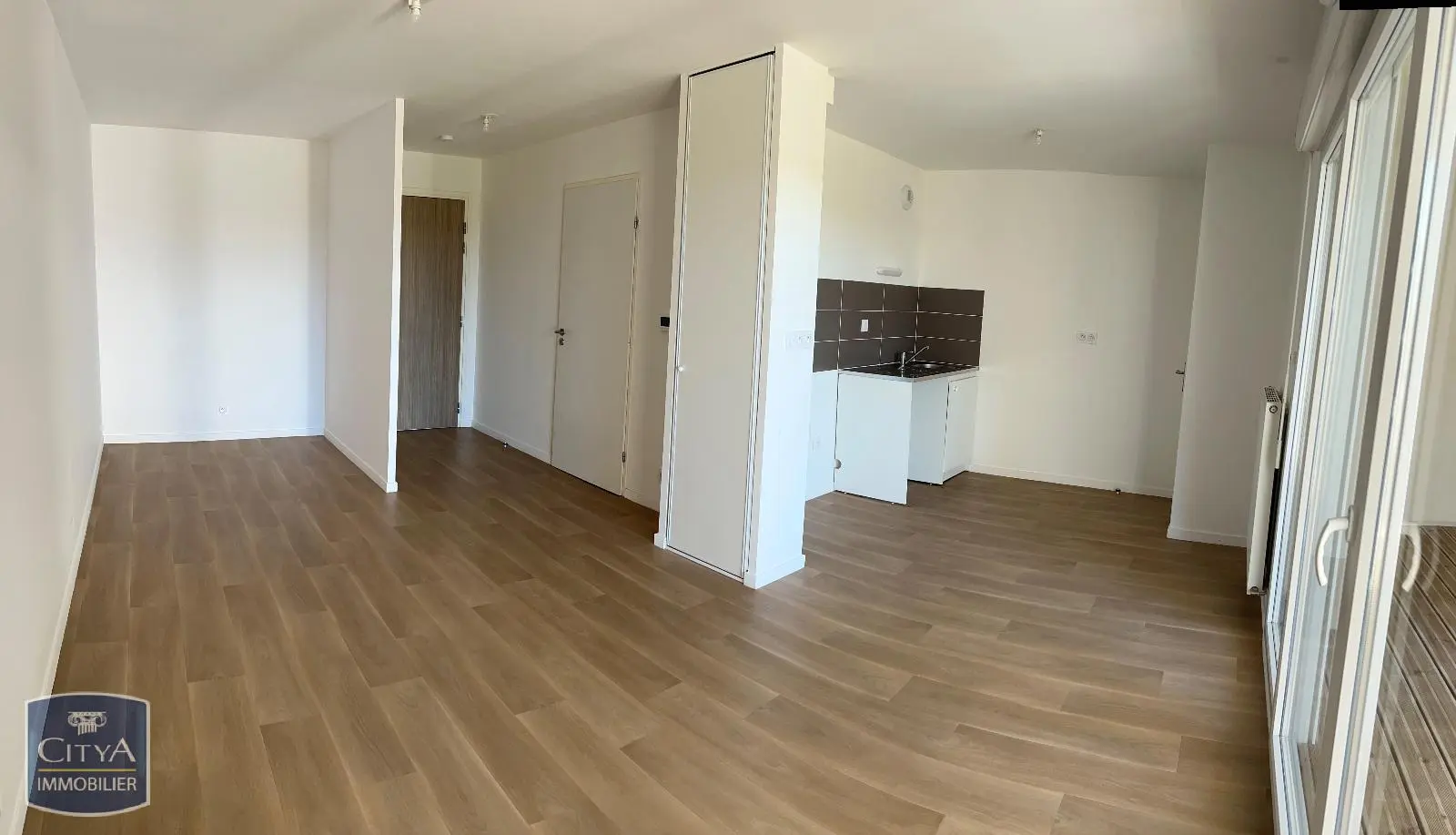 Photo 2 Appartement 1 pièce 32.37m²
