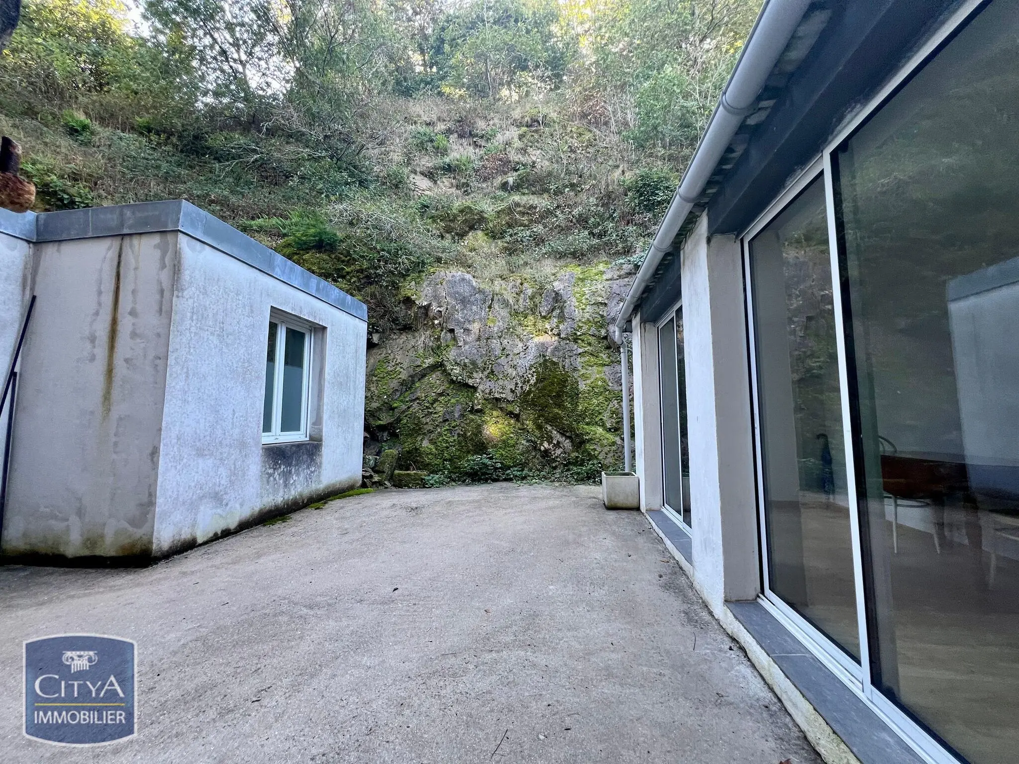 Photo 3 Local Commercial 28.72m²