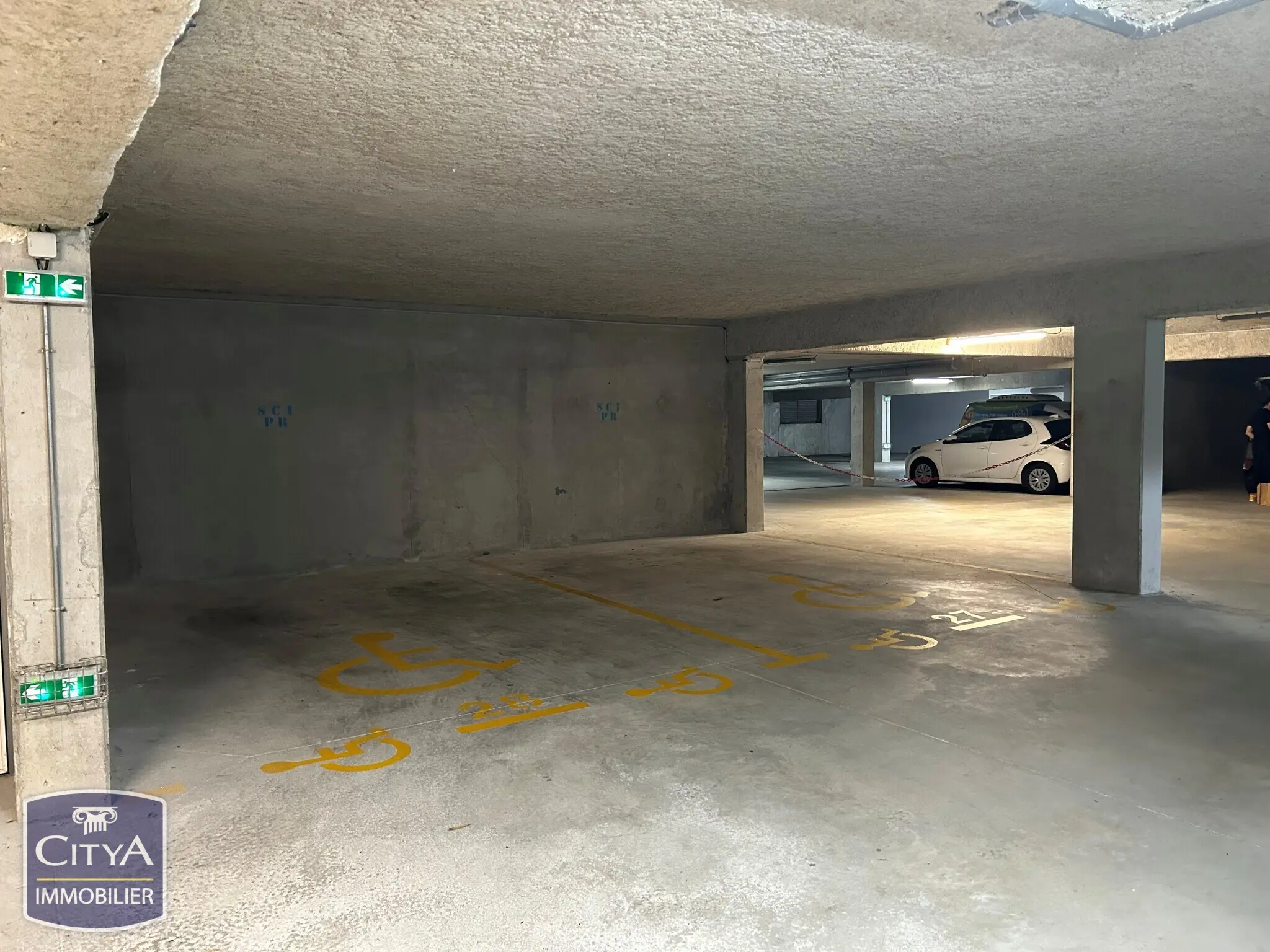 Photo 3 Parking 36m²