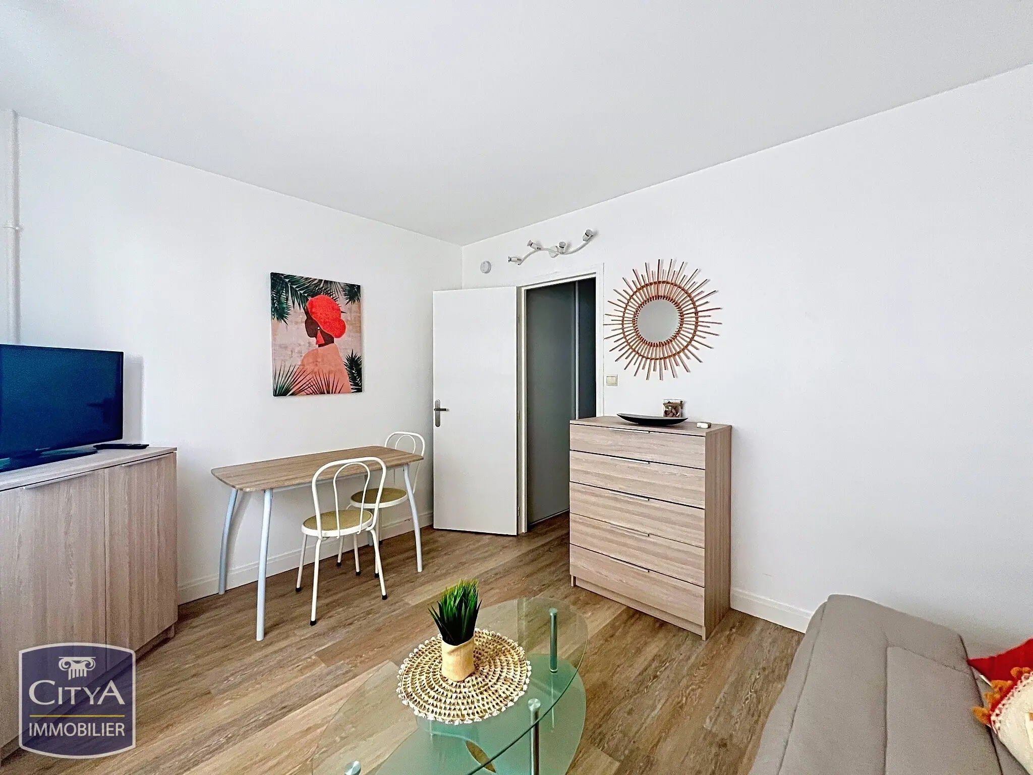 Photo 1 Appartement 1 pièce 19m²