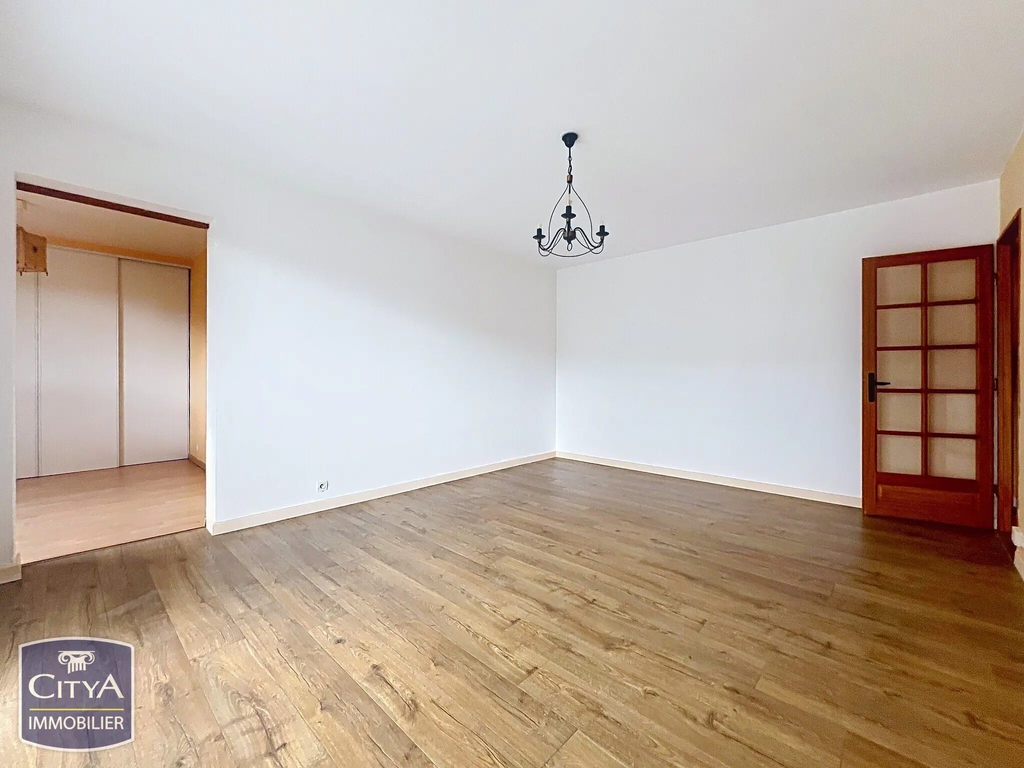 Photo 3 Appartement 4 pièces 77m²
