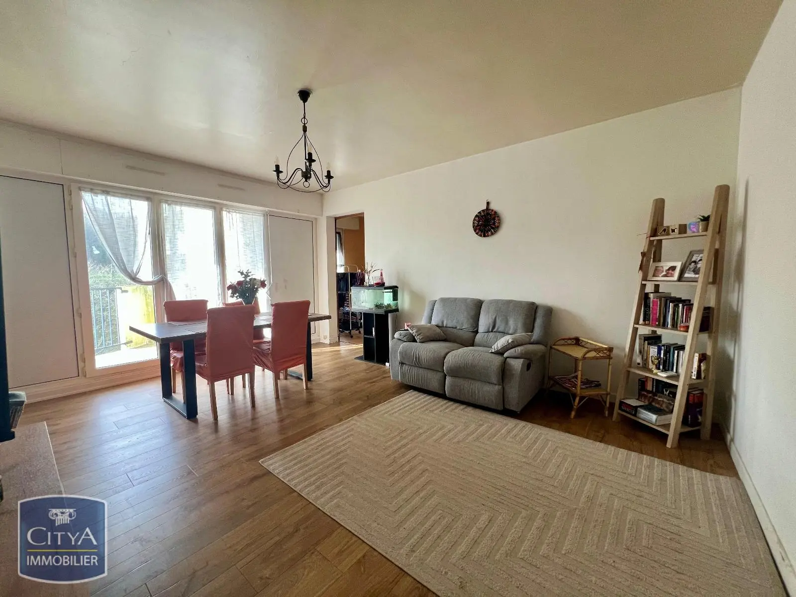 Photo 2 Appartement 4 pièces 77m²