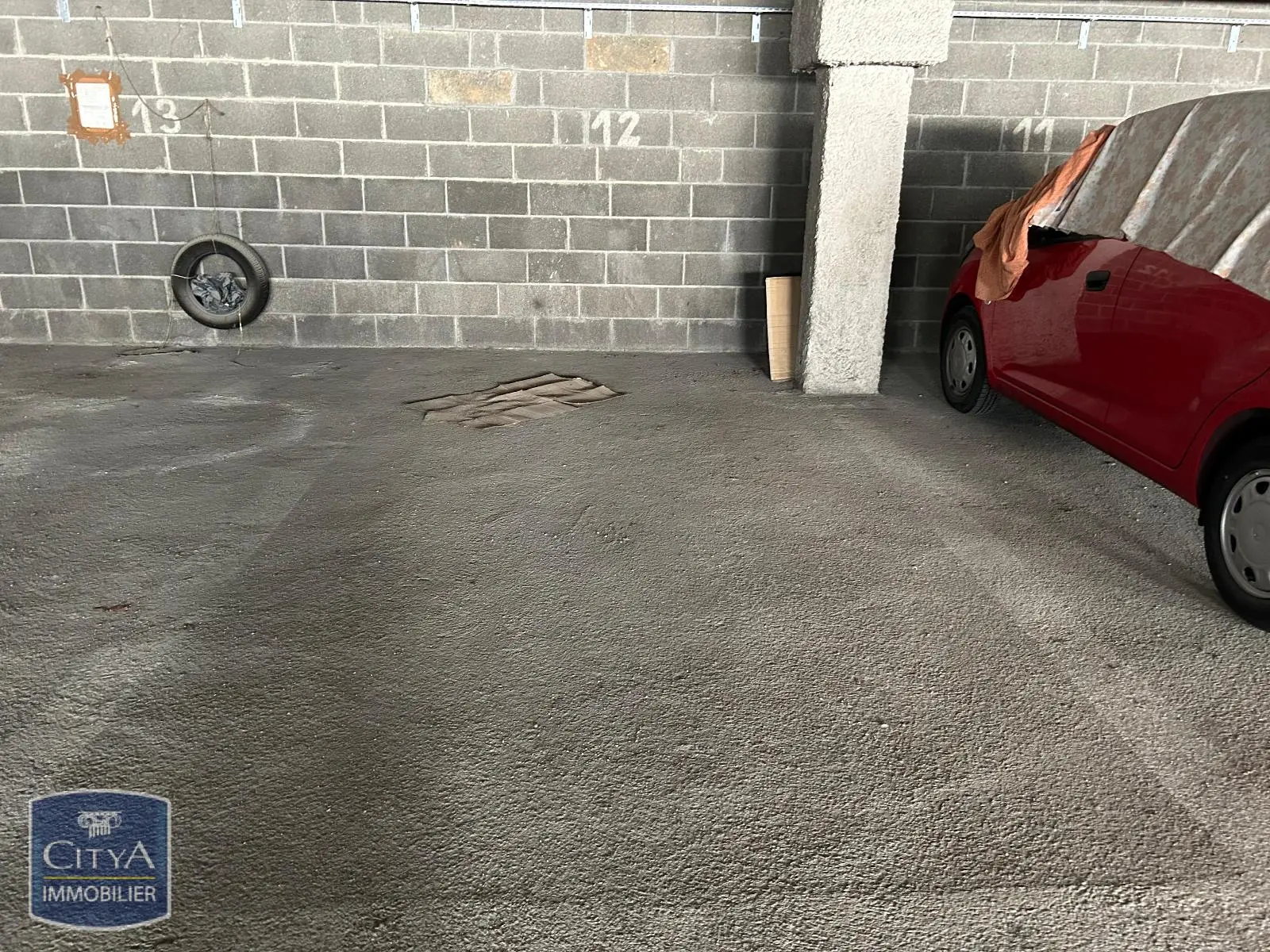 Photo 3 Parking
